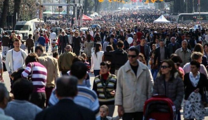 Plakja e popullsise dhe efektet negative tek biznesi